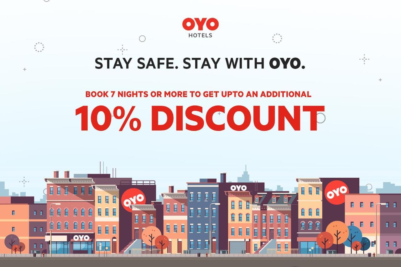 Oyo Hotel Burlington South Dış mekan fotoğraf